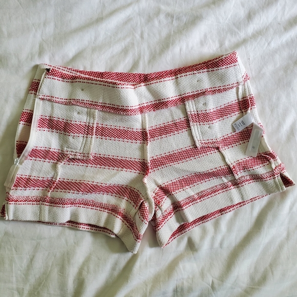 Loft Riviera White and Red Short - Size 2 - Picture 7 of 10